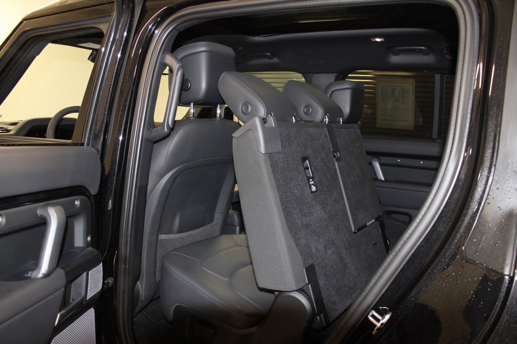 Certified 2024 Land Rover Defender 130 V8 image 34