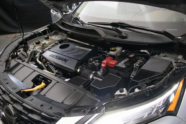 Used 2022 Nissan Rogue SV image 26