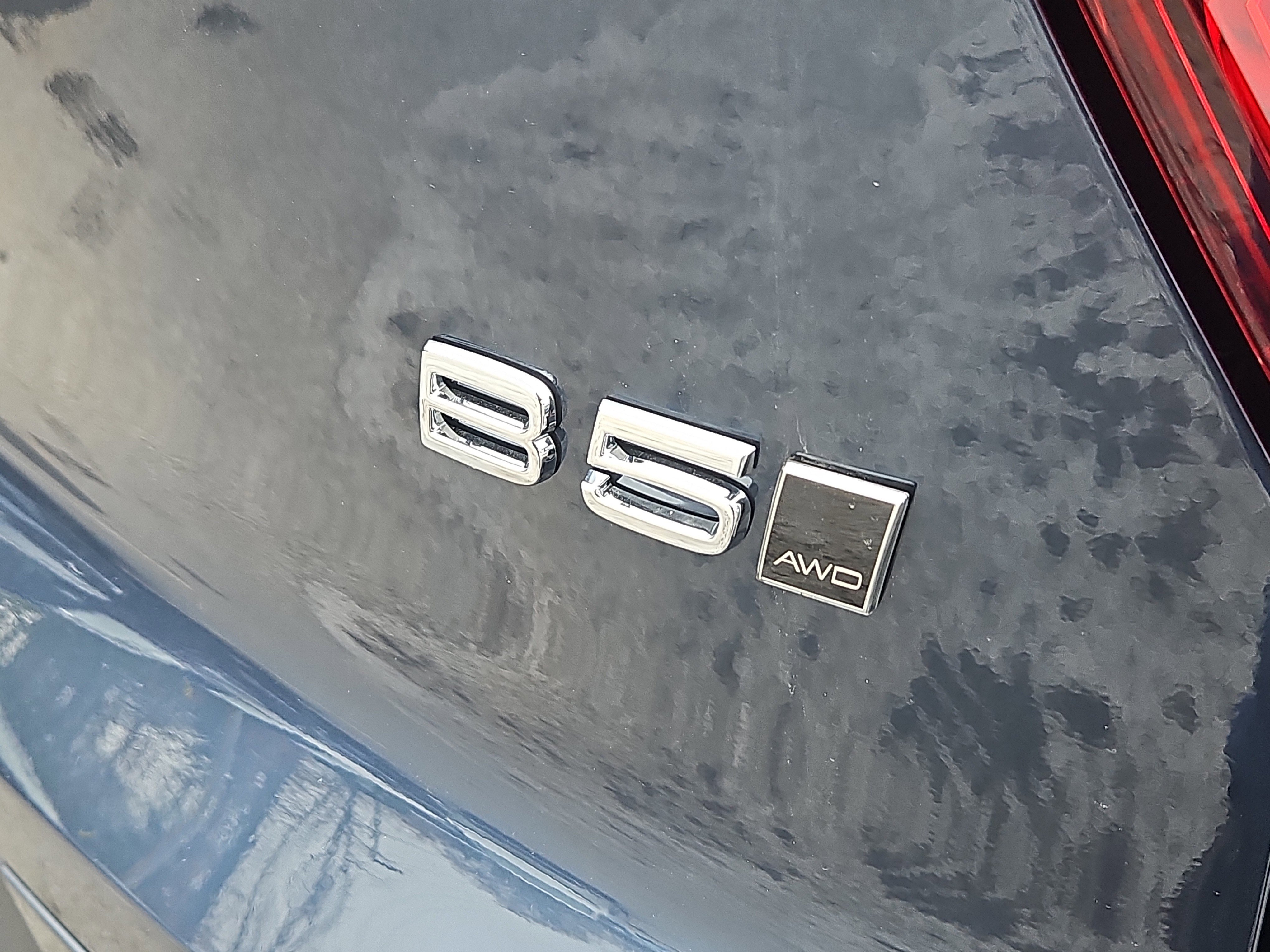 New 2026 Volvo XC40 B5 Ultra w/ Protection Package Premier image 4