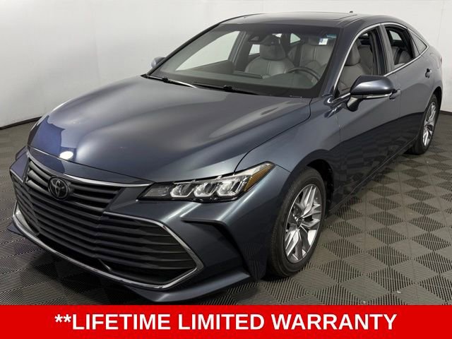 Used 2021 Toyota Avalon XLE w/ Moonroof Package image 3