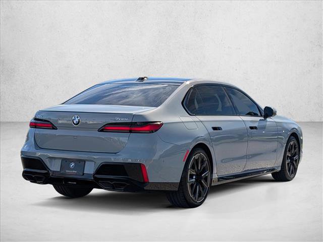 Used 2025 BMW 760i xDrive w/ Executive Package image 5