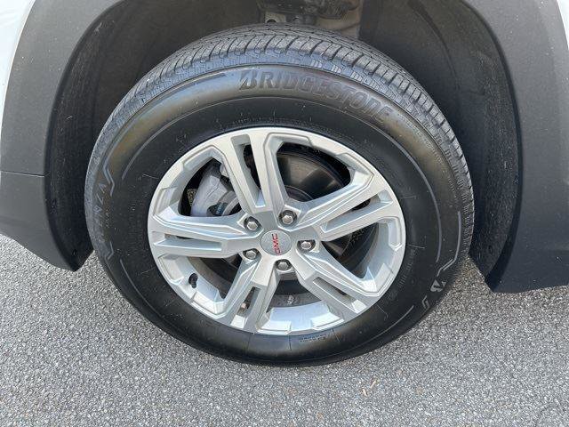 Used 2024 GMC Terrain SLE image 30