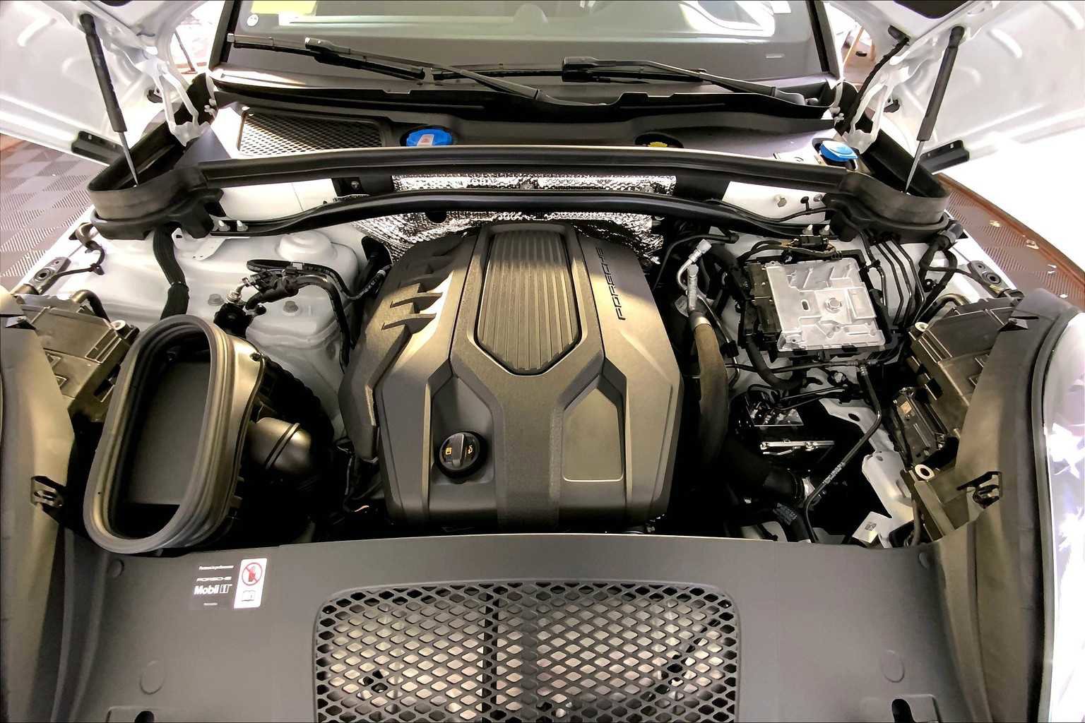 New 2026 Porsche Macan image 21