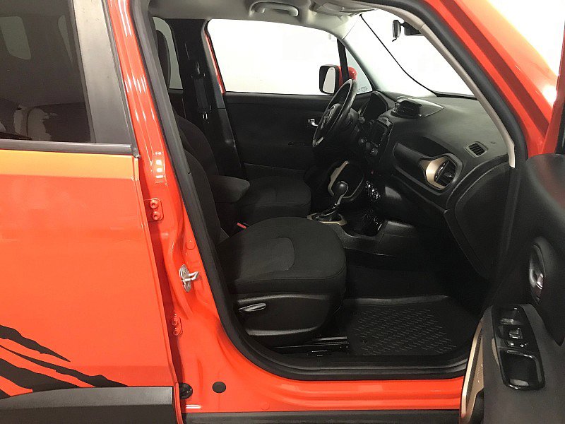 Used 2015 Jeep Renegade Latitude image 19