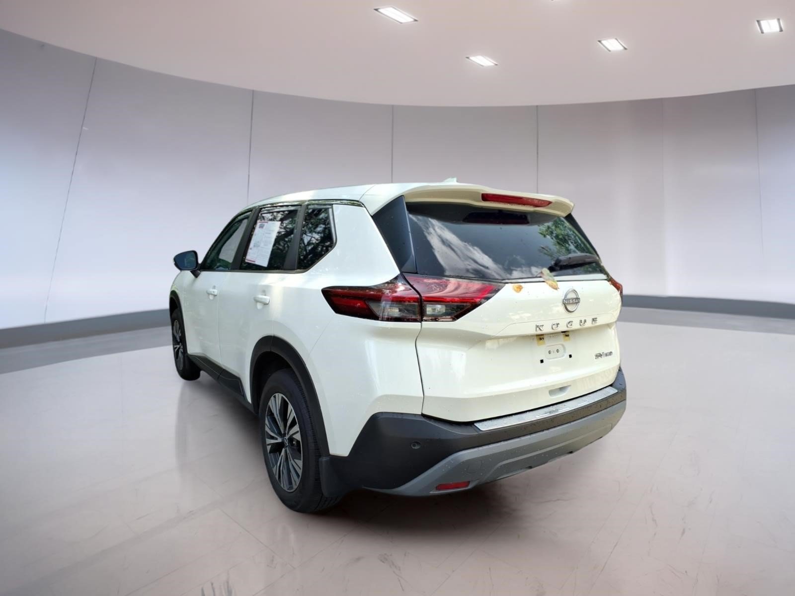 Used 2023 Nissan Rogue SV AWD/4WD image 3