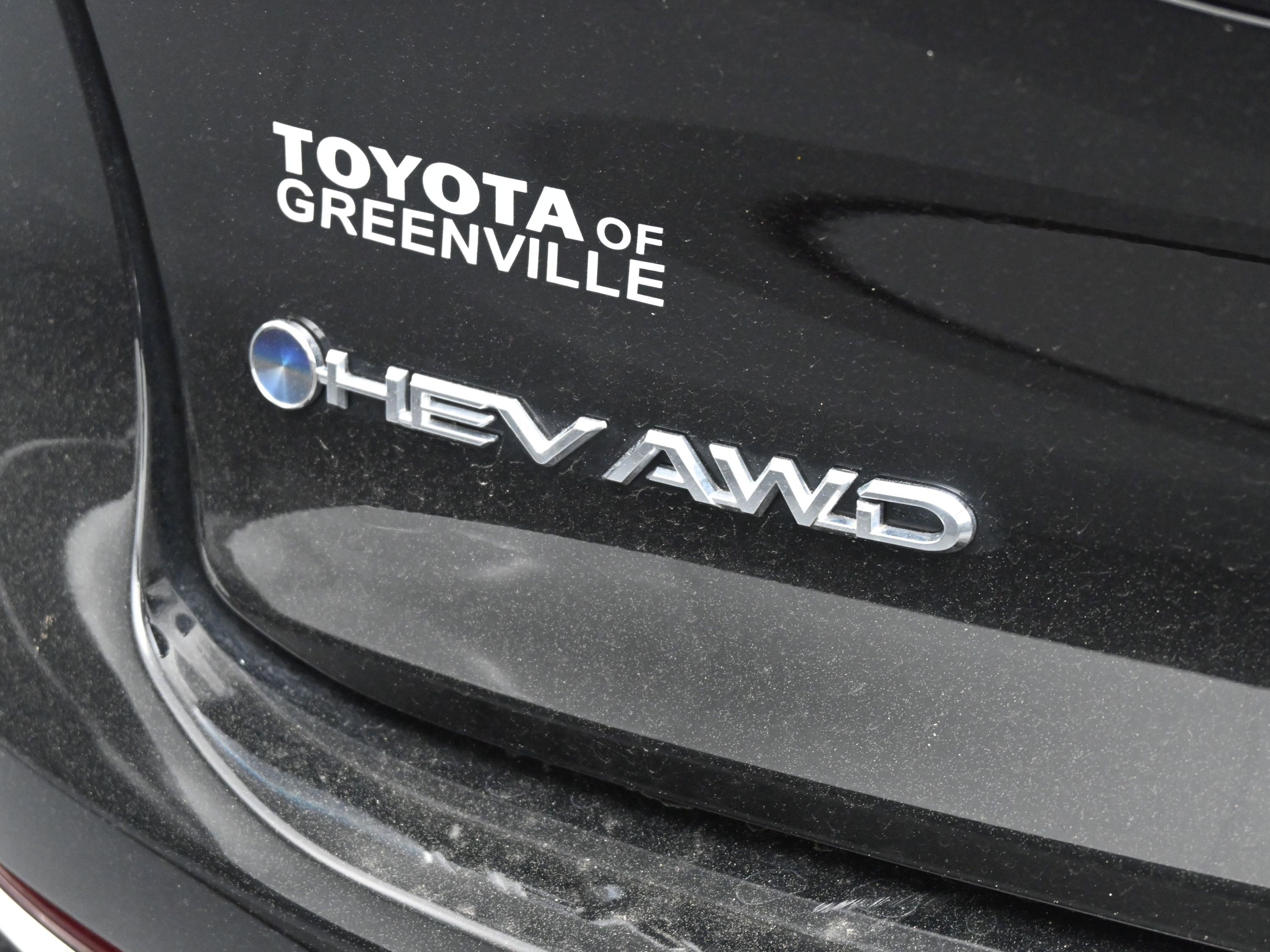 Certified 2025 Toyota Crown XLE image 21