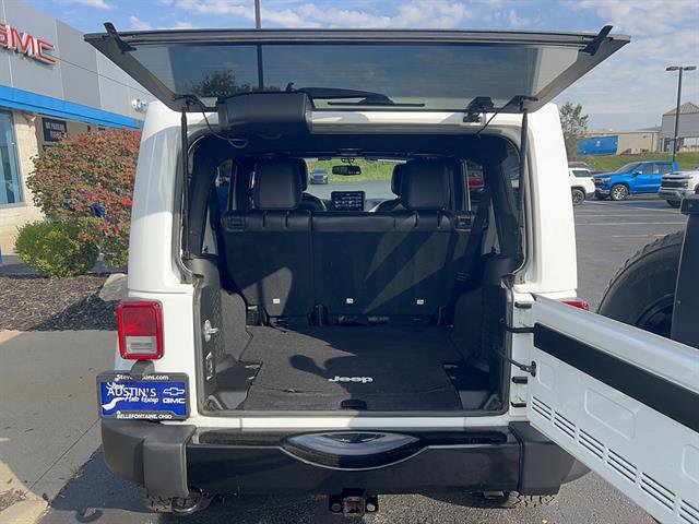 Used 2017 Jeep Wrangler Unlimited Sahara AWD/4WD image 16
