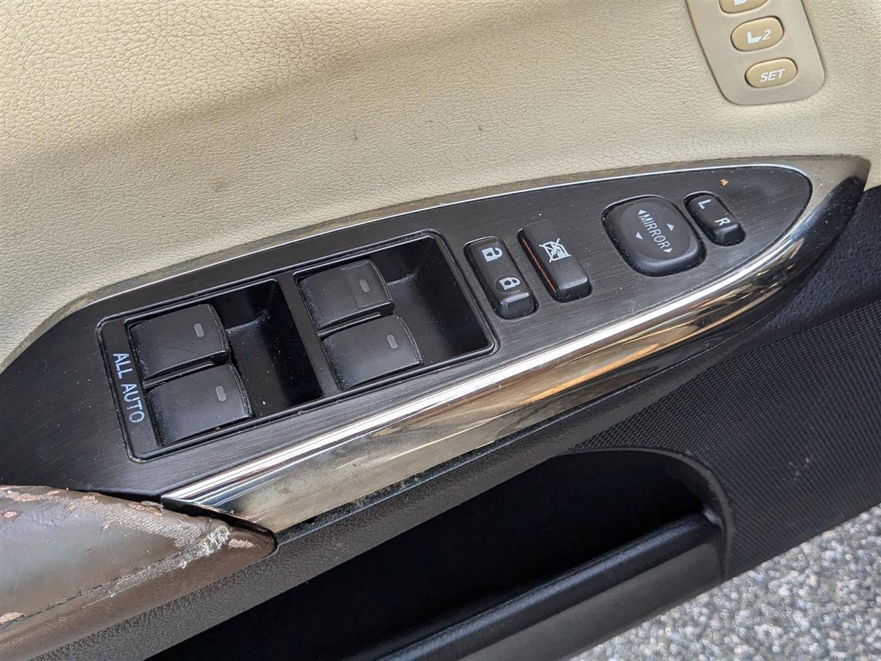 Used 2013 Toyota Avalon XLE Touring FWD image 14