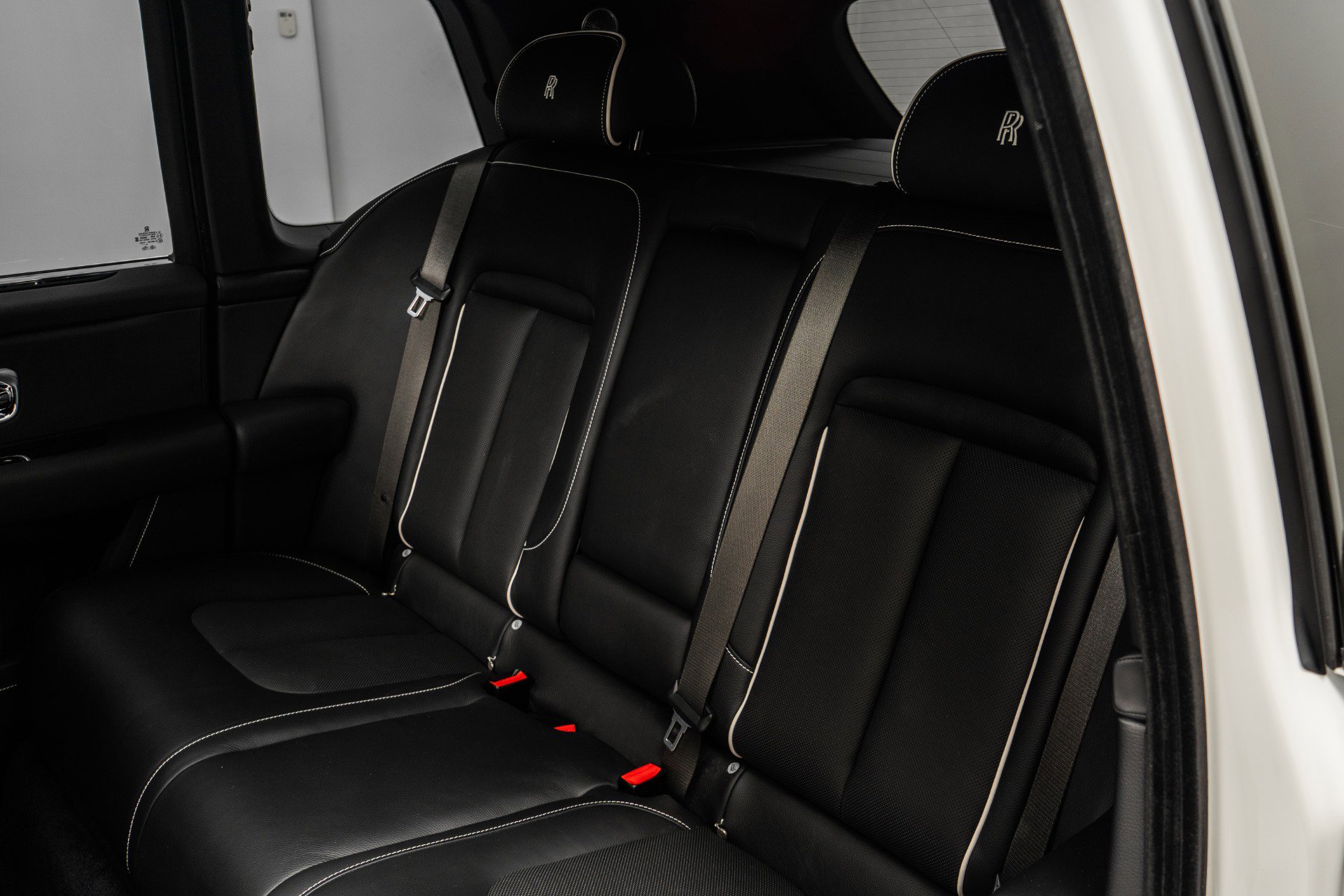 Used 2020 Rolls-Royce Cullinan image 16