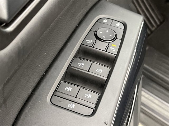 Certified 2025 Nissan Pathfinder SV image 13