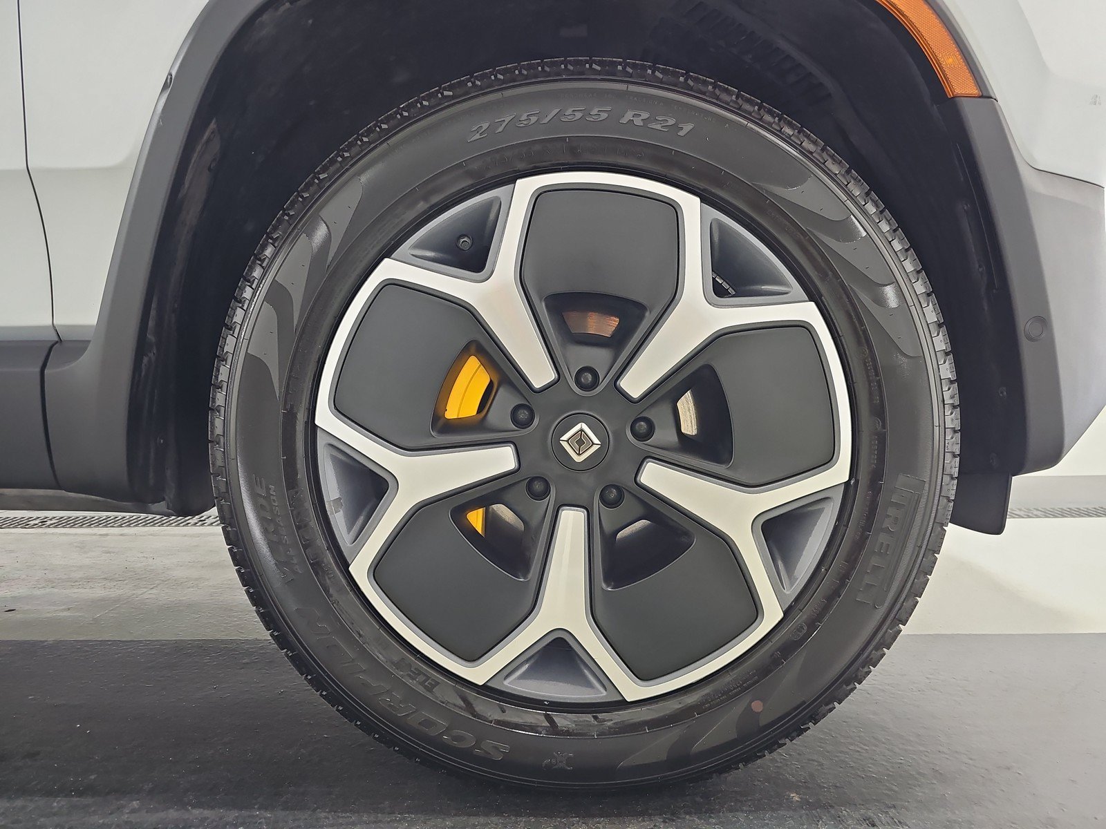 Used 2024 Rivian R1S Adventure AWD/4WD image 11