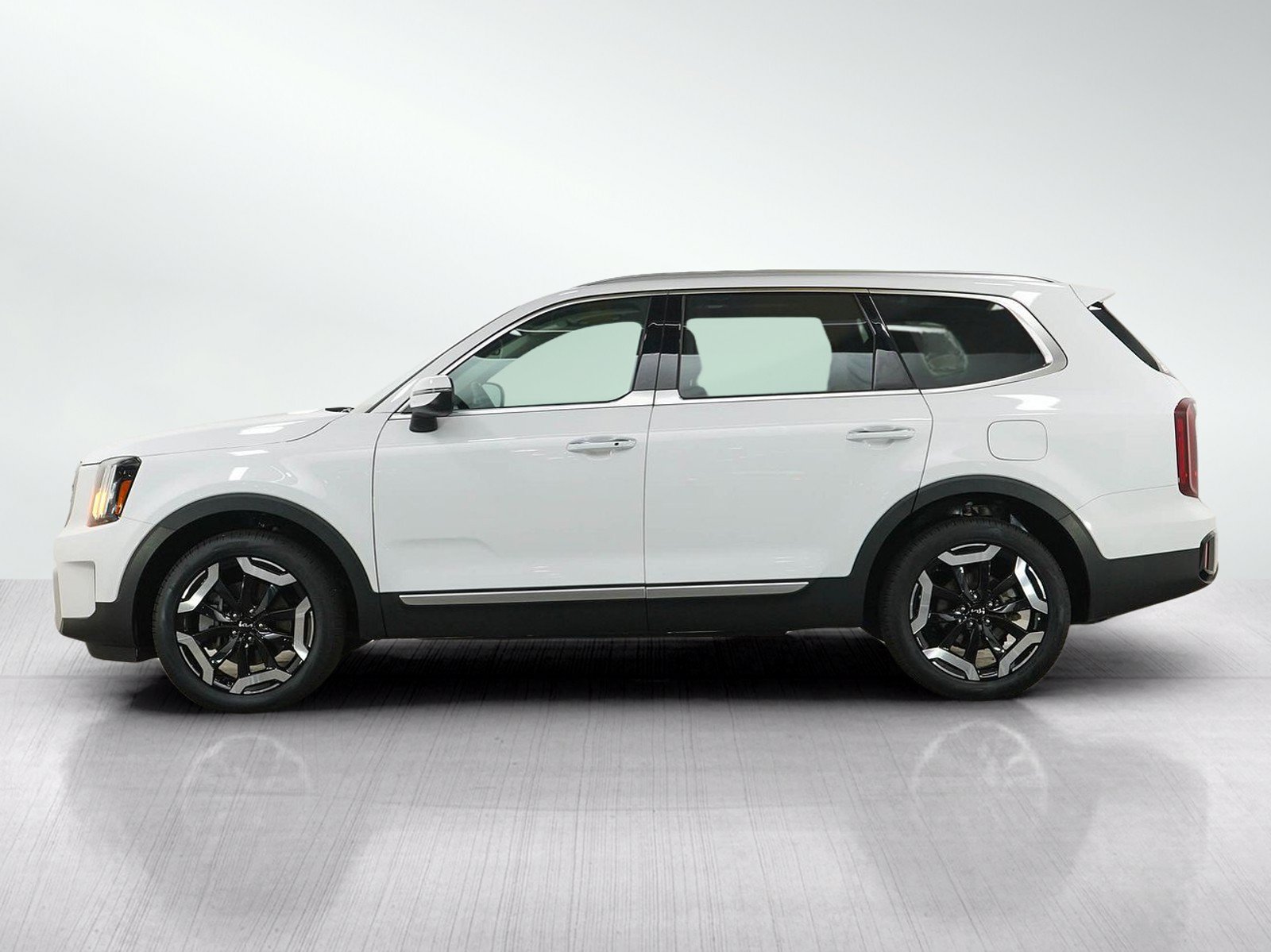 Used 2024 Kia Telluride S w/ S Sunroof Package AWD/4WD image 2