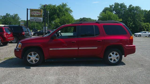 Used 2004 GMC Envoy XL SLT AWD/4WD image 1