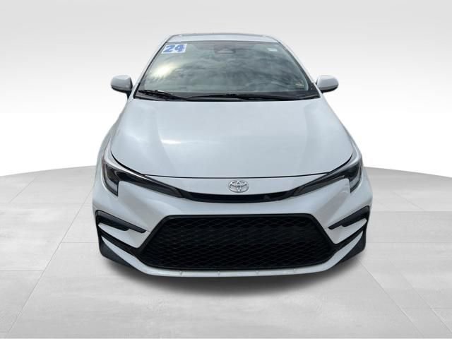 Used 2024 Toyota Corolla XSE image 2