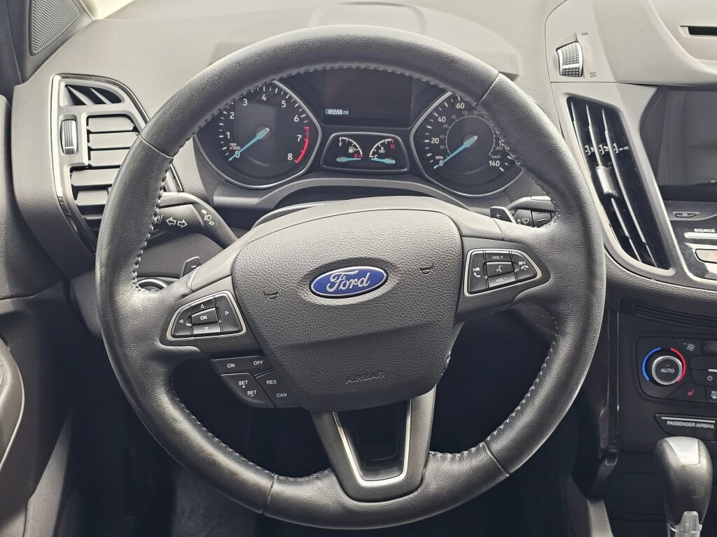 Used 2017 Ford Escape Titanium w/ Equipment Group 301A AWD/4WD image 18