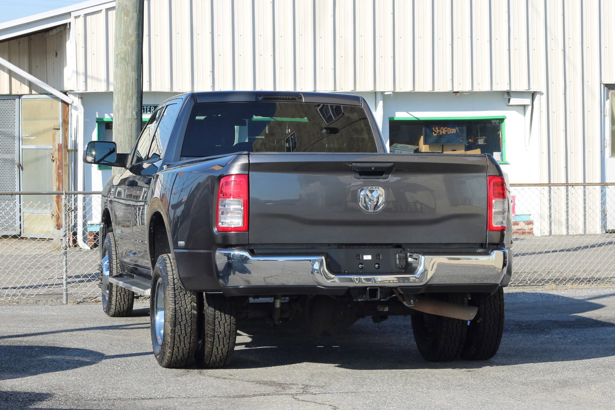Used 2019 RAM 3500 Tradesman w/ Chrome Appearance Group AWD/4WD image 6