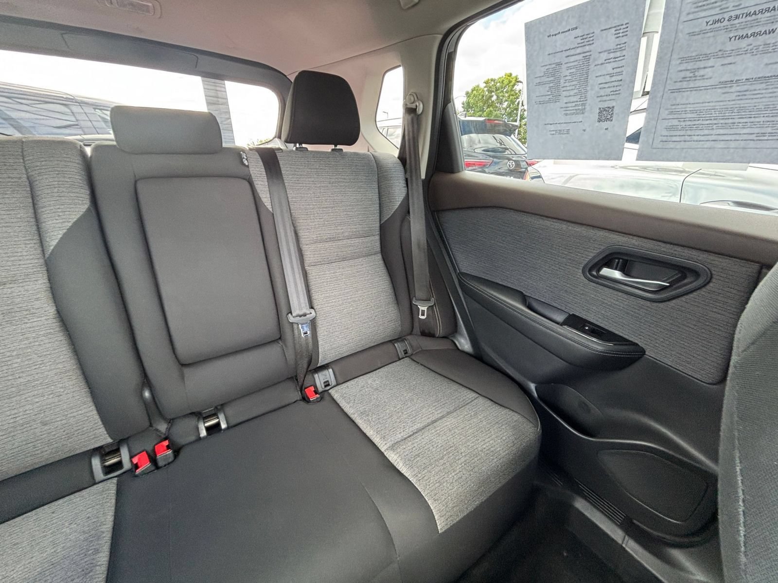 Used 2022 Nissan Rogue SV FWD image 33