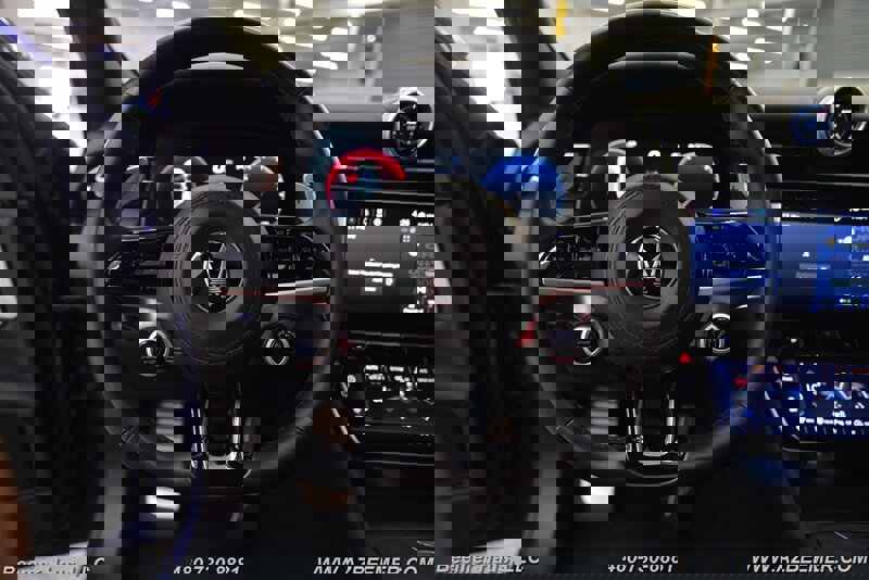 Used 2023 Maserati Grecale Modena AWD/4WD image 29