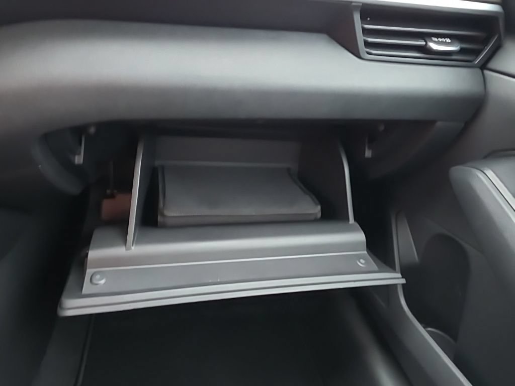 Used 2025 Nissan Altima 2.5 SV FWD image 25