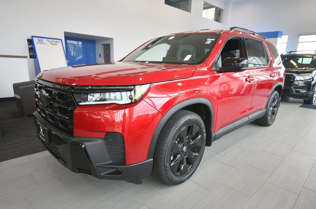 New 2026 Honda Pilot Black Edition image 2