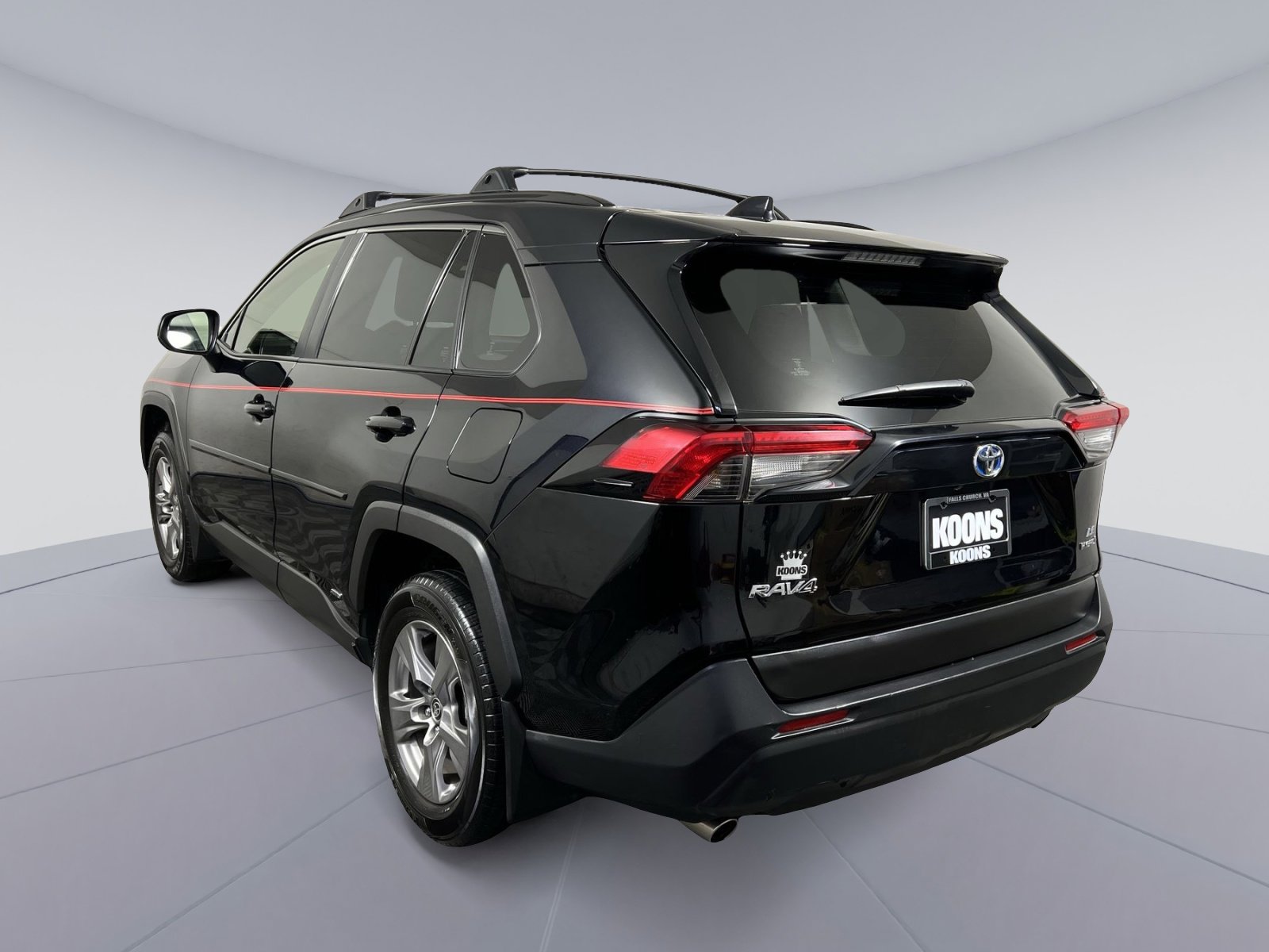 Used 2023 Toyota RAV4 LE image 4