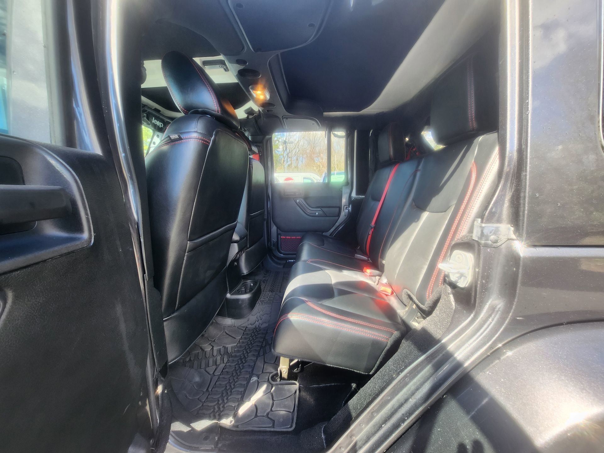 Used 2017 Jeep Wrangler Unlimited Rubicon image 27