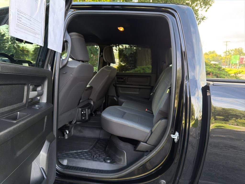 Used 2024 RAM 3500 Tradesman w/ Chrome Appearance Group AWD/4WD image 25