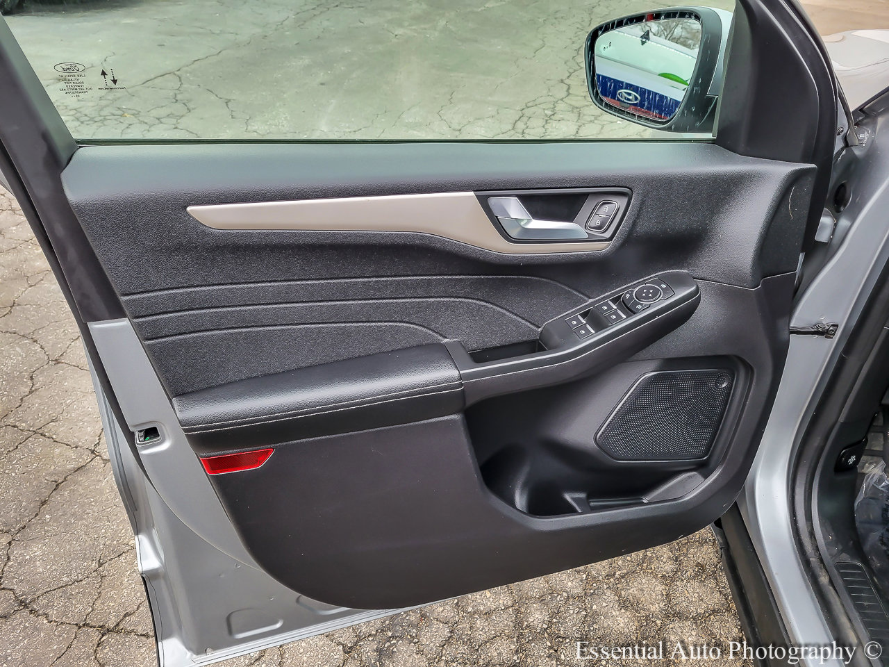 Used 2022 Ford Escape SEL FWD image 24