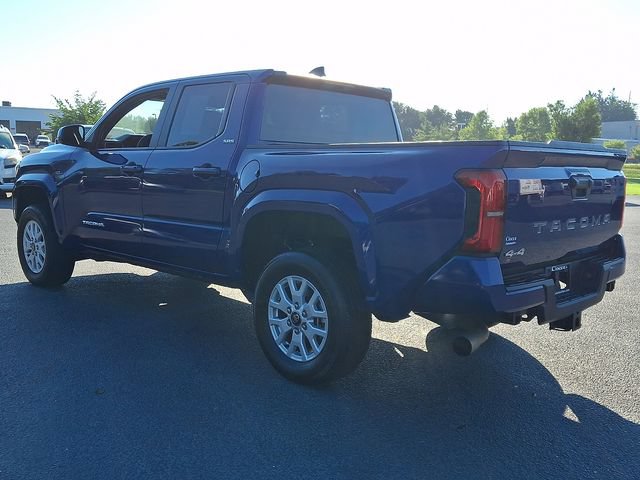 Used 2025 Toyota Tacoma SR5 AWD/4WD image 7