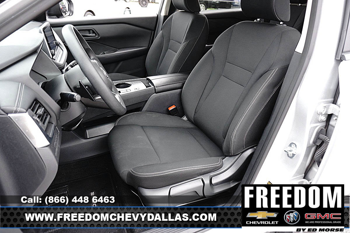 Used 2024 Nissan Rogue S FWD image 9