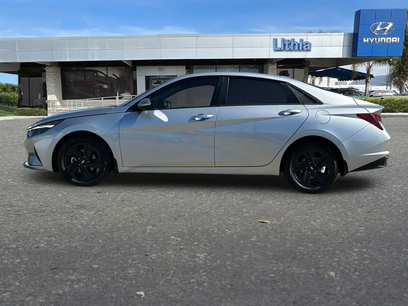 Used 2022 Hyundai Elantra SEL FWD image 6