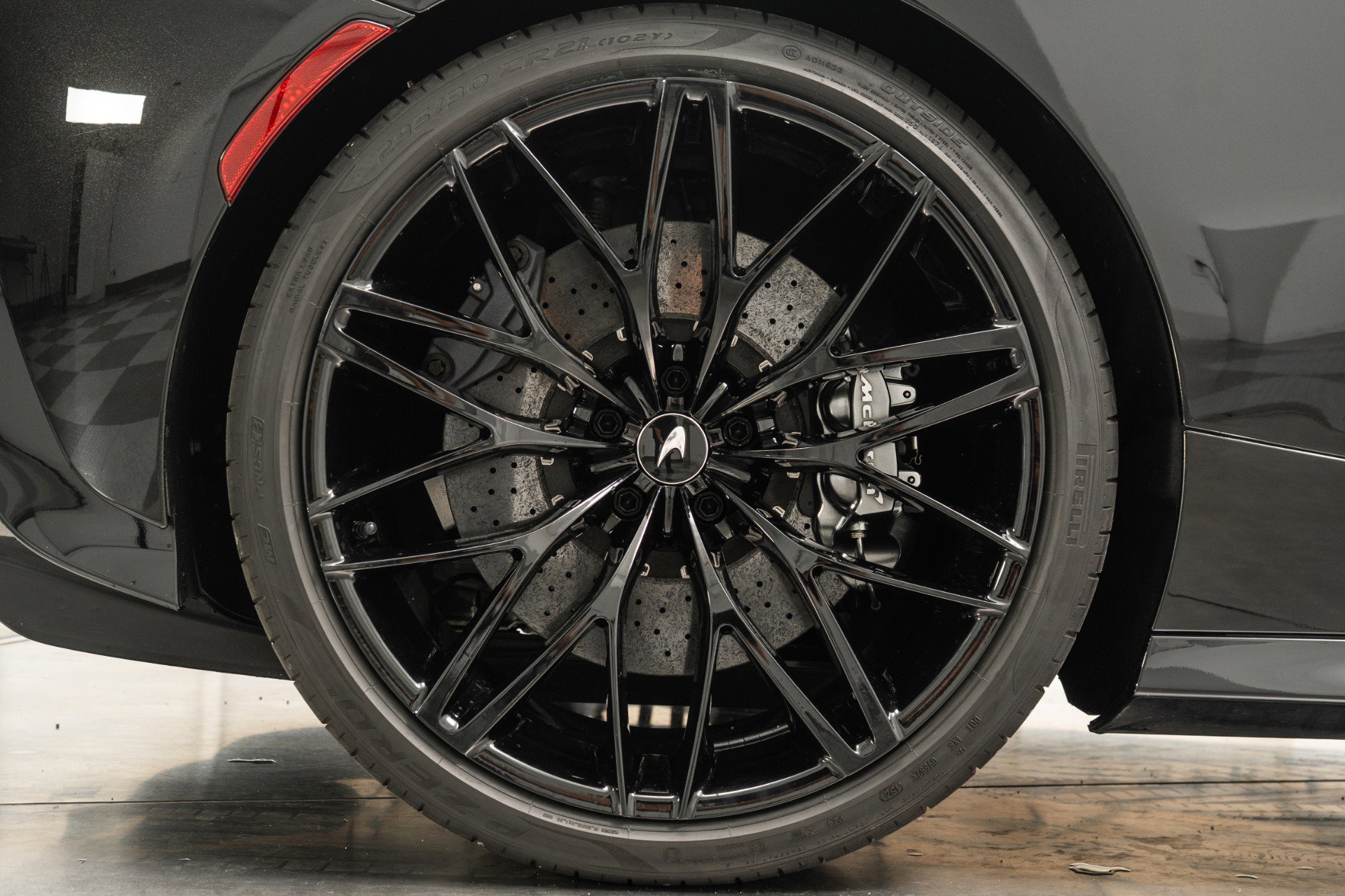 Used 2022 McLaren GT image 39