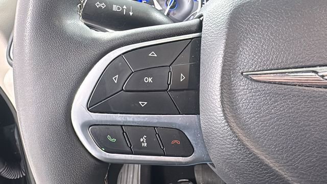 Used 2023 Chrysler Pacifica Limited image 24