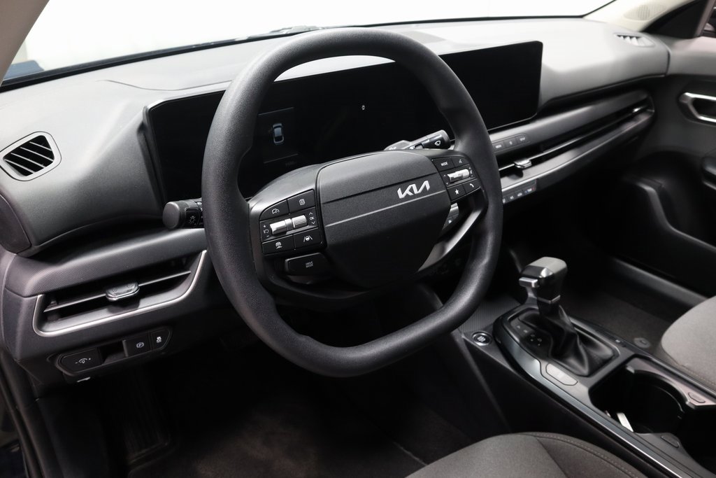 Used 2025 Kia K4 LXS image 25