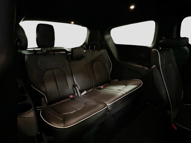 New 2026 Chrysler Pacifica Limited image 30