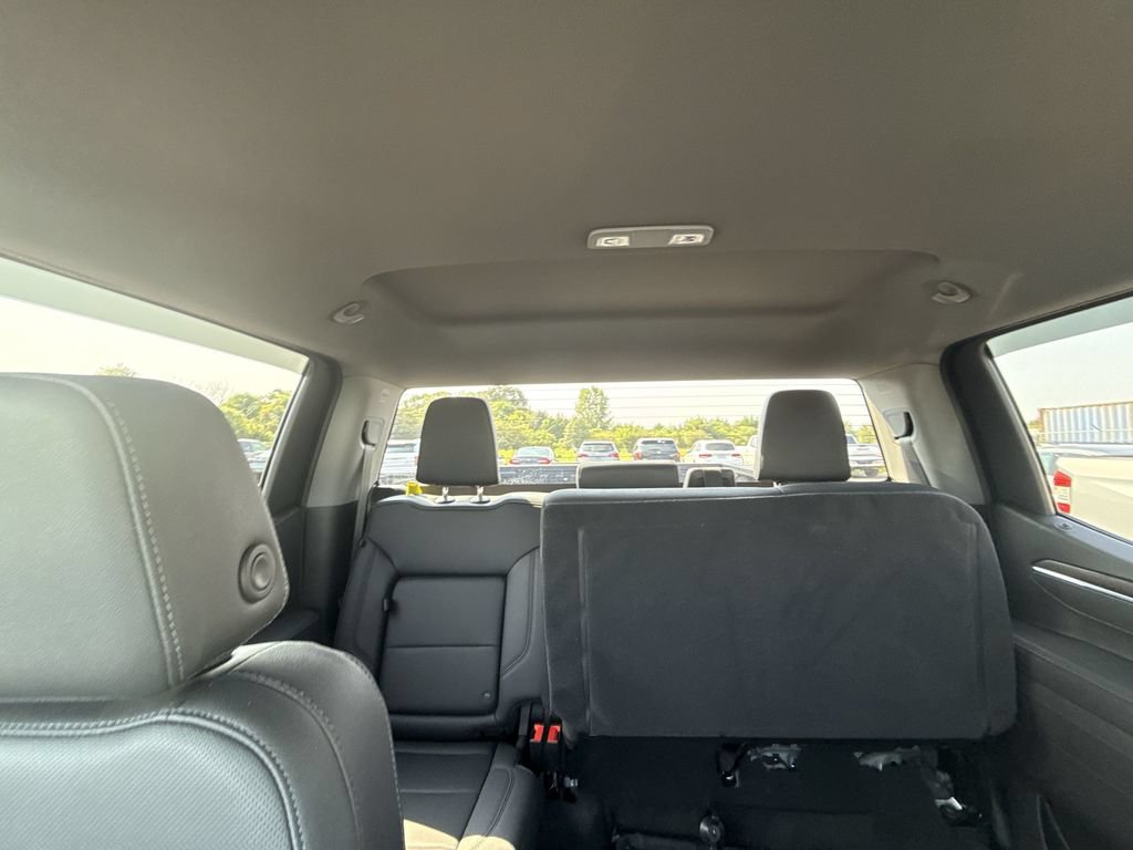 Certified 2025 GMC Sierra 1500 SLT w/ SLT Premium Package RWD image 28