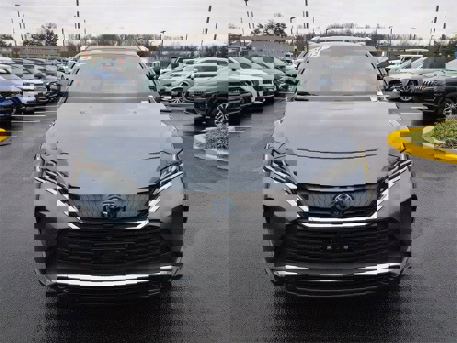 Certified 2021 Toyota Venza Limited image 2
