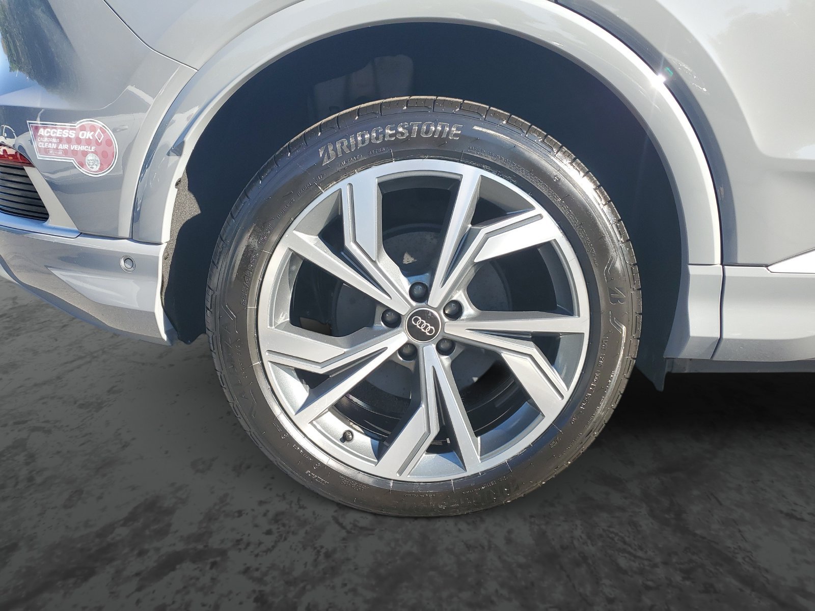 Used 2023 Audi Q4 e-tron Premium Plus AWD/4WD image 5