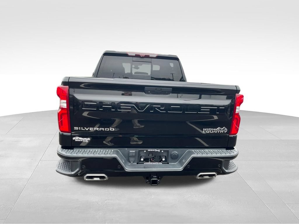Used 2022 Chevrolet Silverado 1500 High Country w/ Technology Package AWD/4WD image 4