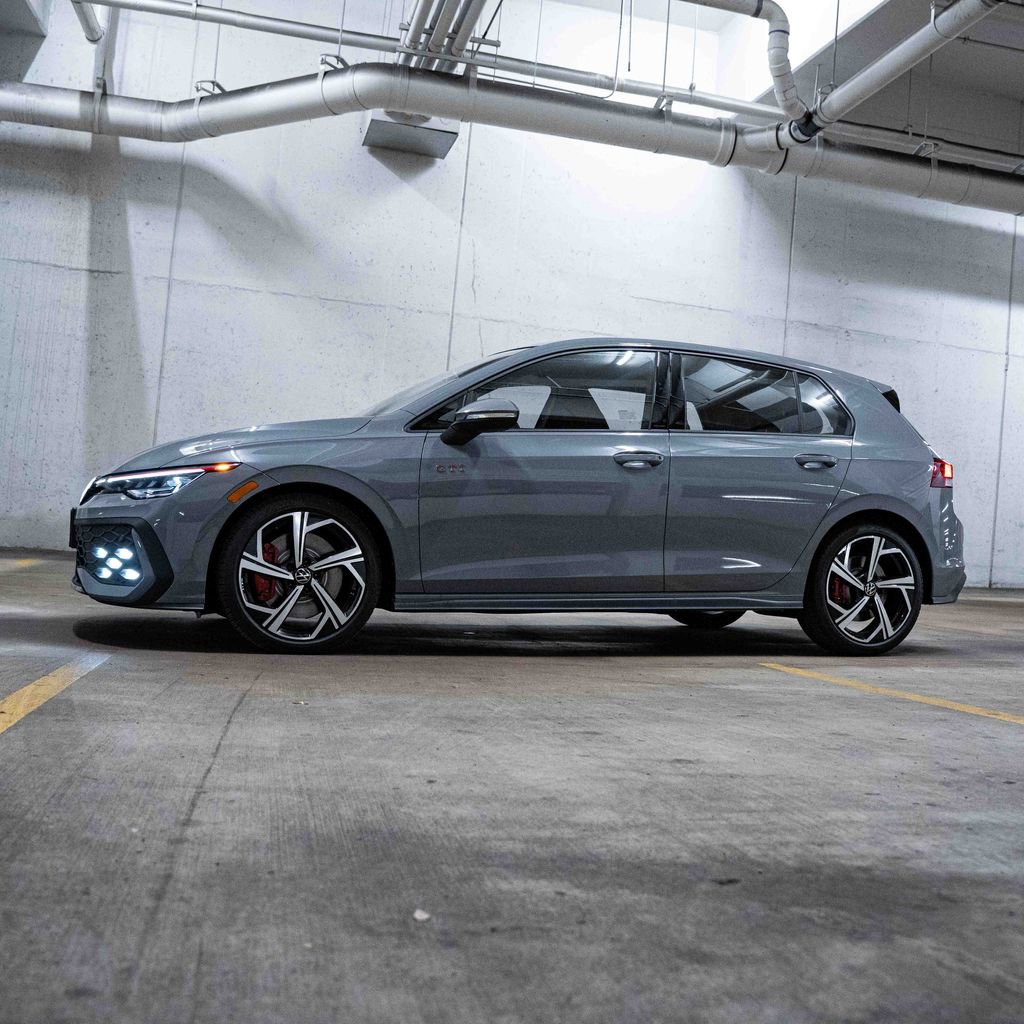 New 2026 Volkswagen GTI SE FWD image 3