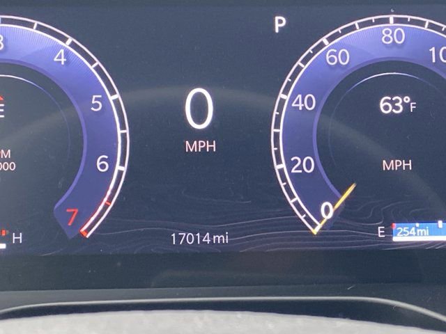 Used 2024 Jeep Grand Cherokee Laredo image 15