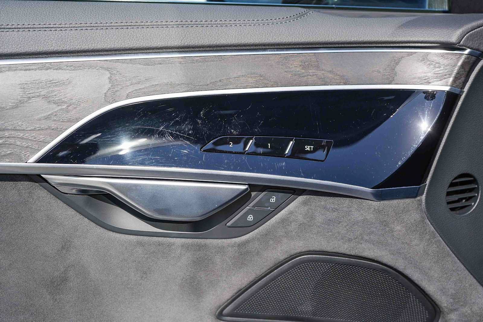 Used 2025 Audi A8 L 3.0T AWD/4WD image 31