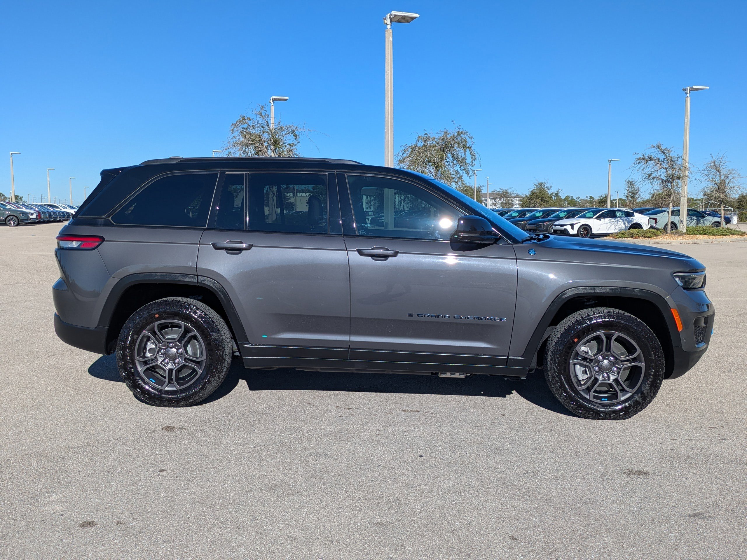 Used 2024 Jeep Grand Cherokee Trailhawk w/ Advanced Protech Group II image 4