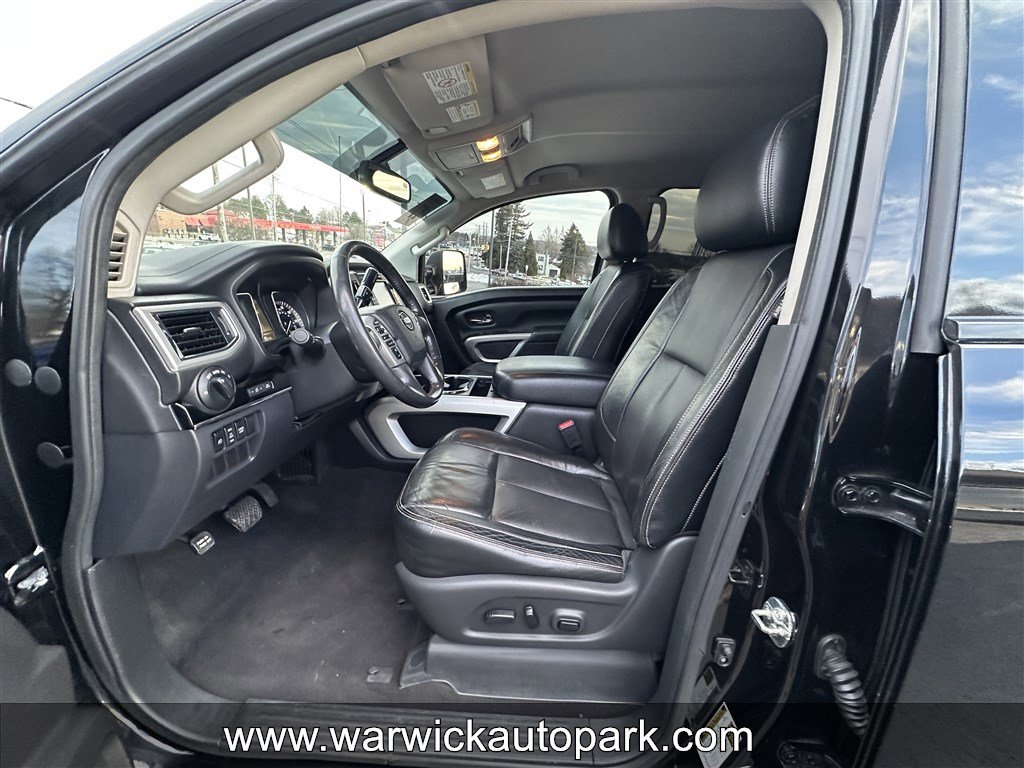 Used 2017 Nissan Titan SV RWD image 4