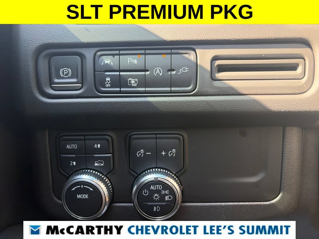 Used 2022 GMC Yukon XL SLT w/ SLT Premium Package AWD/4WD image 12