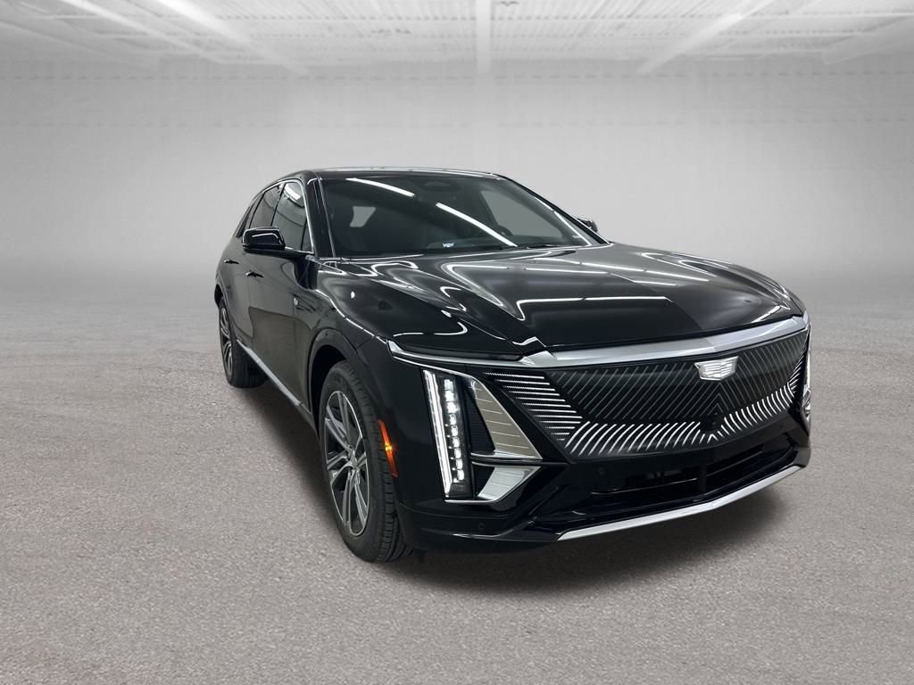 New 2026 Cadillac Lyriq Luxury image 2