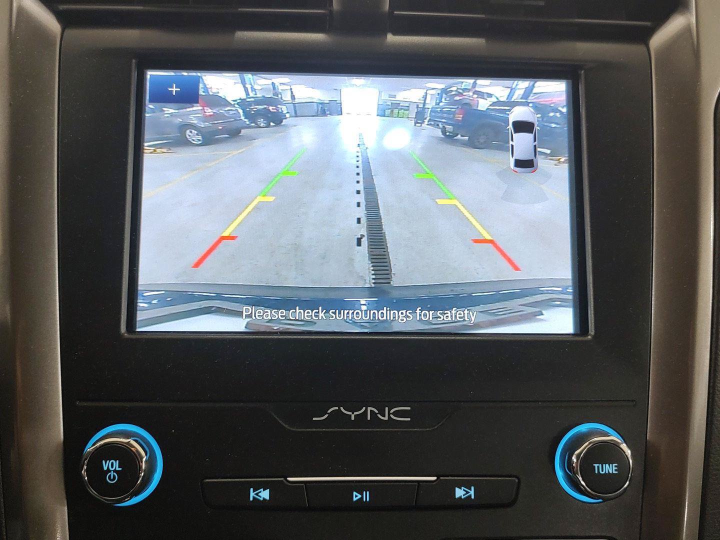Used 2020 Ford Fusion SE FWD image 9