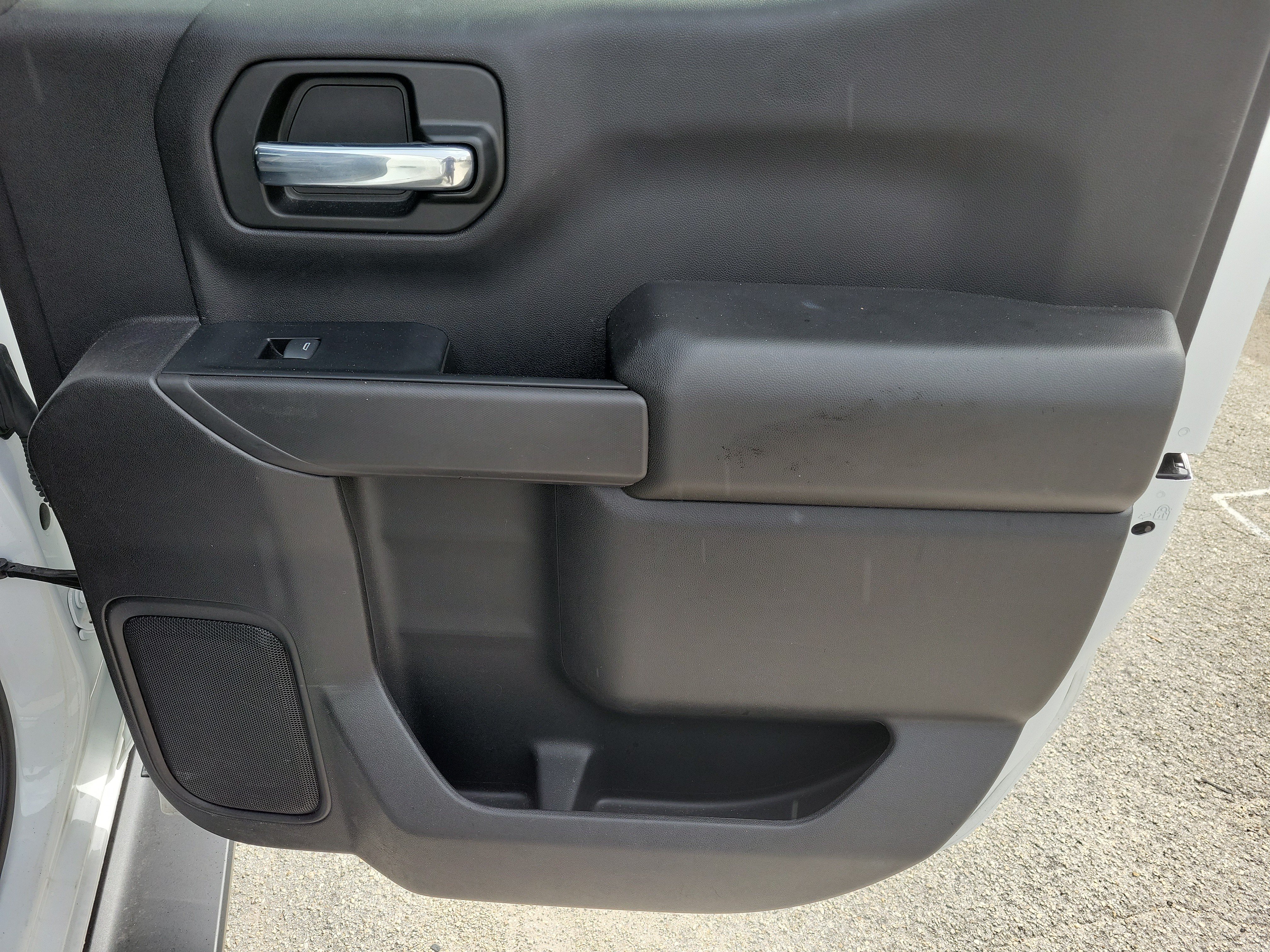 Used 2023 Chevrolet Silverado 1500 Custom RWD image 9