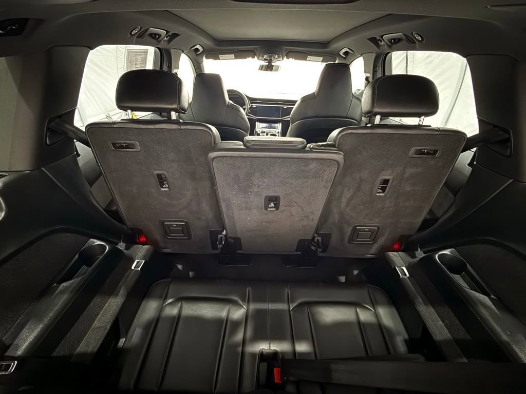 Used 2021 Audi SQ7 Premium Plus w/ Driver Assistance Package image 34