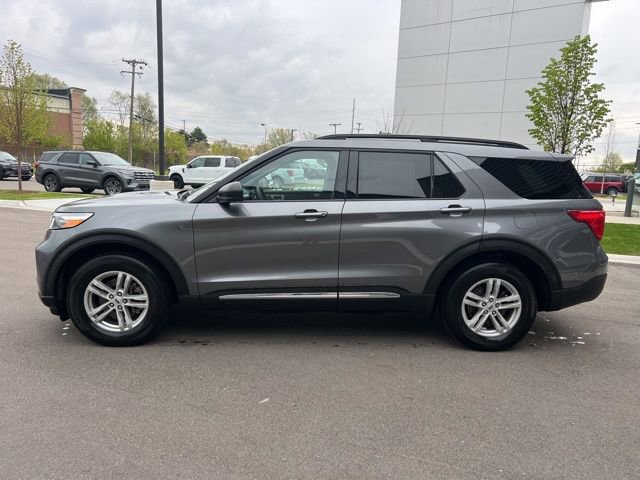 Used 2024 Ford Explorer XLT w/ Equipment Group 202A AWD/4WD image 8
